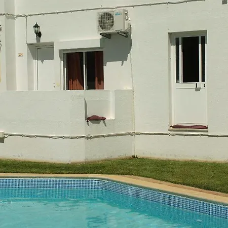 T1 - Acacias With Pool Montechoro Next To The Swimming Pool Of Jupiter * Albufeira